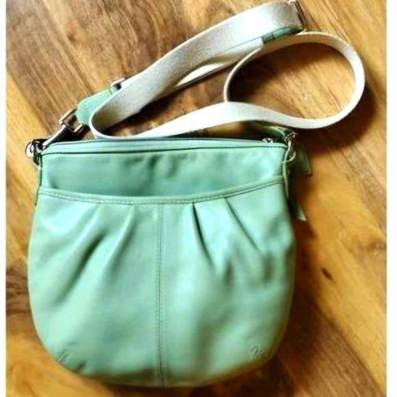 Coach Lime Green crossbody leather bag. Soft. Y2K. Stylish. Comfy. Work. School - Picture 1 of 15